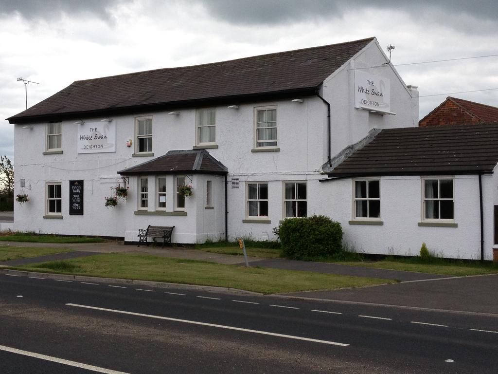 Hotel The White Swan Escrick Esterno foto